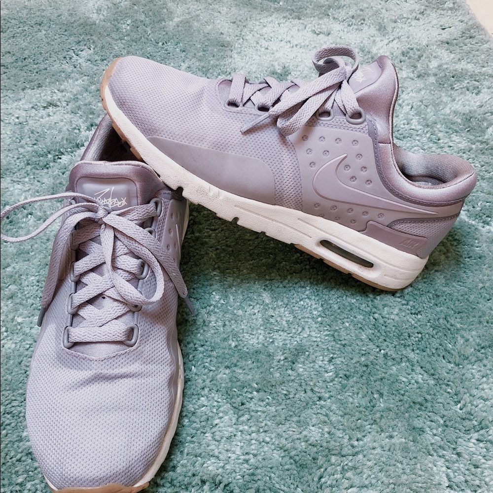 WOMEN'S NIKE AIR MAX ZERO
